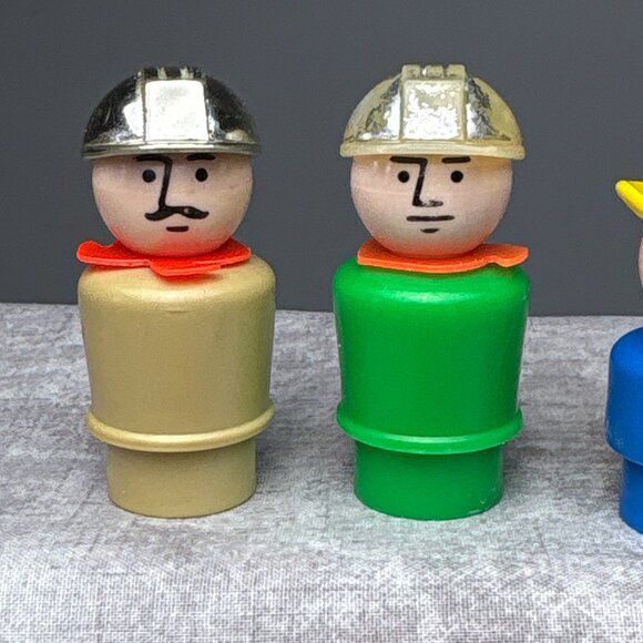Fisher Price Little People Figures Set of 7 Toys Vintage 1960s - Picture 3 of 8